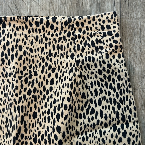BRANDY MELVILLE | LEOPARD PRINT SKIRT (XS) - Picture 3 of 8